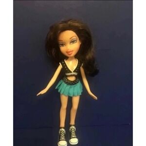 Bratz Style it Dana Doll with Play Sportz Cheerleader‎ Cloe Outfit